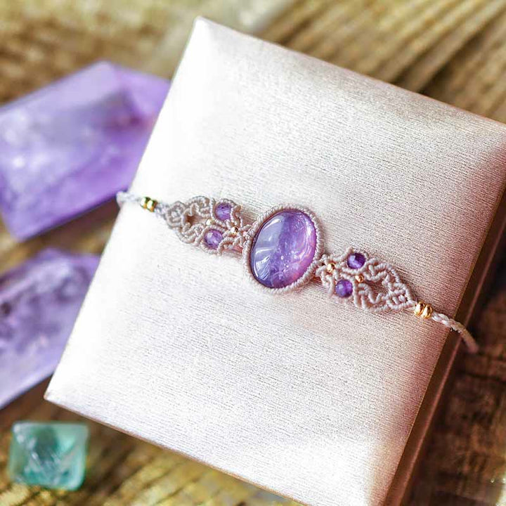 Pulsera y collar de amatista y charoita tejida a mano de Olivenorma