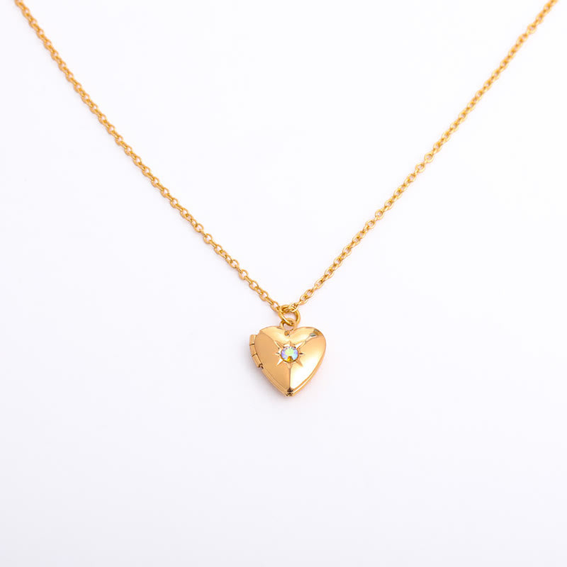 Collar con forma de corazón y piedra natal "Shine in My Heart" de Olivenorma 