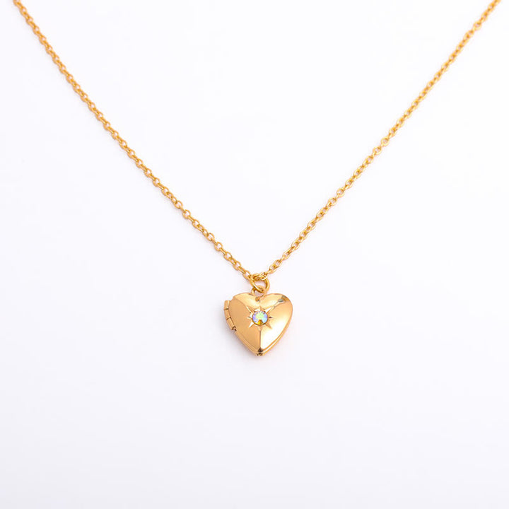 Collar con forma de corazón y piedra natal "Shine in My Heart" de Olivenorma 