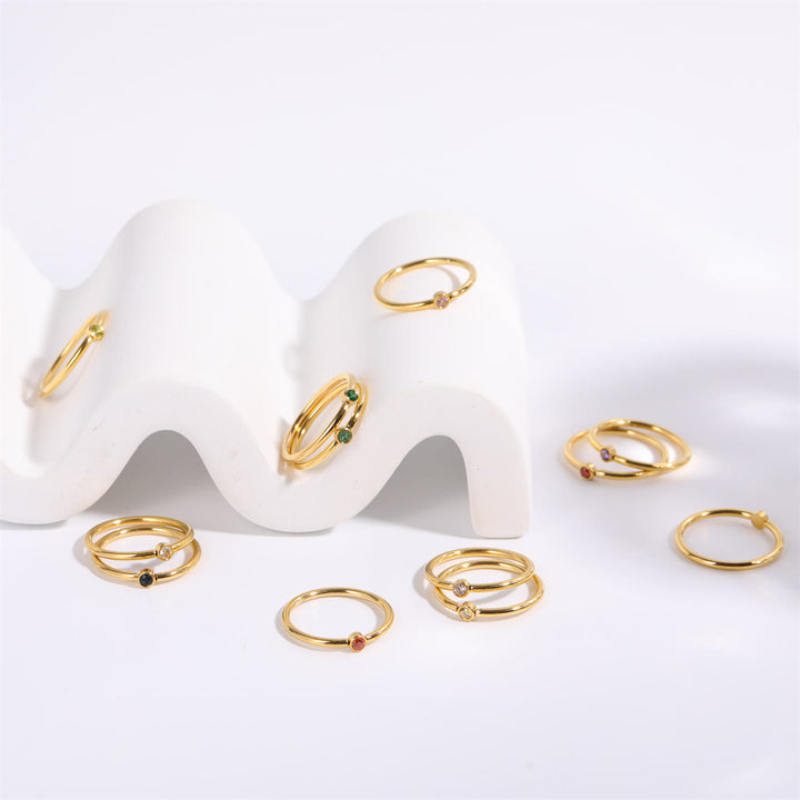 Anillo fino con piedra natal de Olivenorma para el día del nacimiento de 12 meses