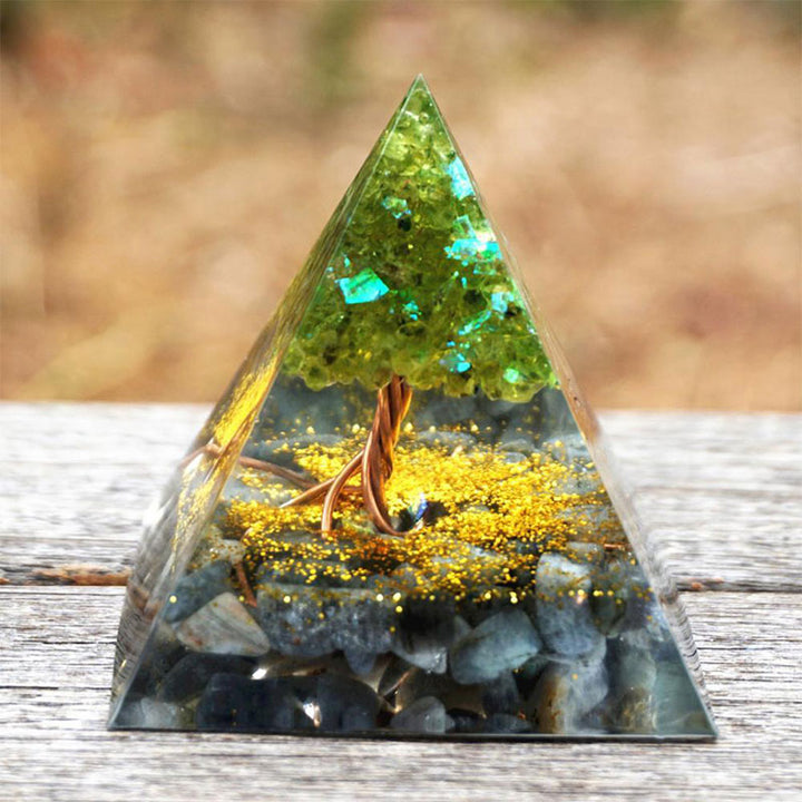 Pirámide de orgón con peridoto y piedra lunar gris del árbol de la vida de Olivenorma 