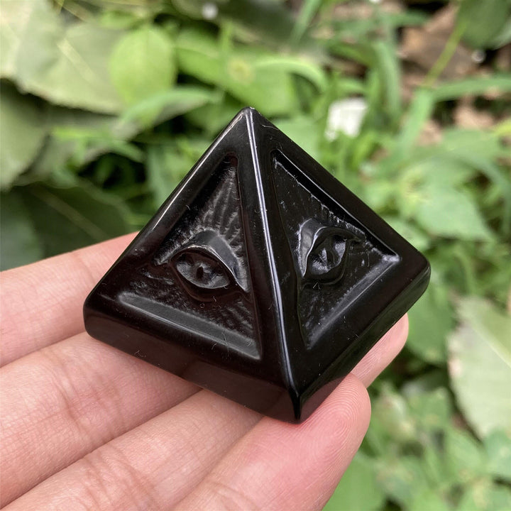 Pirámide de orgón de obsidiana de Olivenorma, decoración con piedras preciosas 
