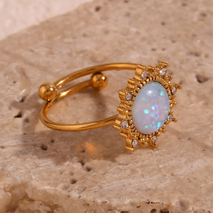 Anillo ajustable con corazón de sol y ópalo natural de Olivenorma