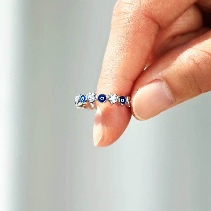 Anillo de plata de ley S925 con forma de corazón y circonita blanca de Olivenorma