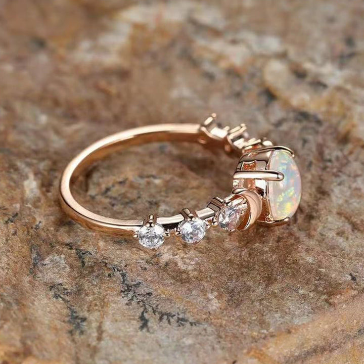 Anillo de ópalo con fases de luna creciente "Piedra de purificación" de Olivenorma