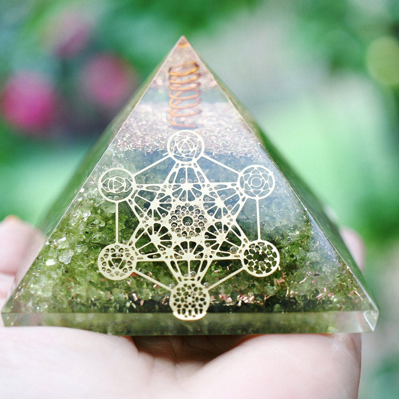 Pirámide de orgón del cubo de Metatrón de peridoto de Olivenorma