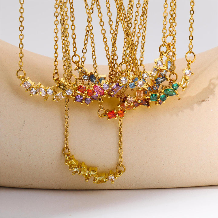 Collar de oro bañado en cobre con colgante de cuentas de piedra natal múltiple de Olivenorma