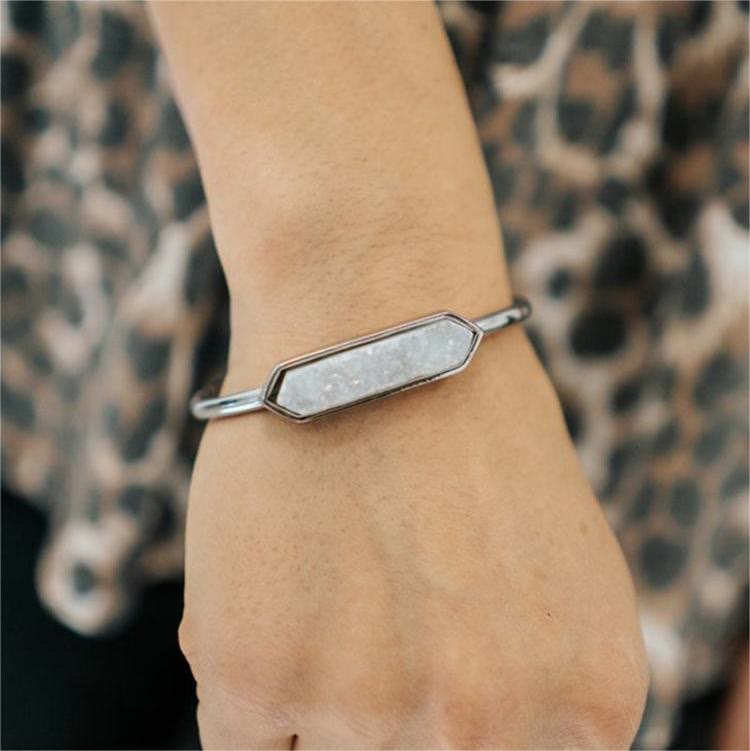 Pulsera de cobre y metal con cristales naturales de Olivenorma