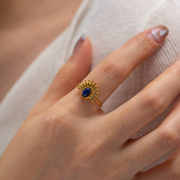 Anillo de acero inoxidable bañado en oro de 18 k con lapislázuli de Olivenorma