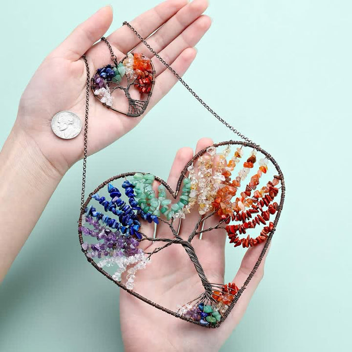Atrapasueños de cristal con forma de corazón y árbol de la vida de los chakras de Olivenorma. 