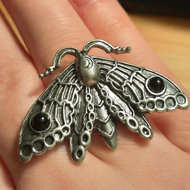 Anillo de bruja con forma de polilla lunar y piedras preciosas de Olivenorma