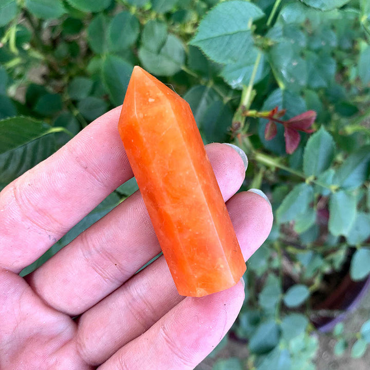 Juego de torres de cristal con varitas de cristal para chakras.
