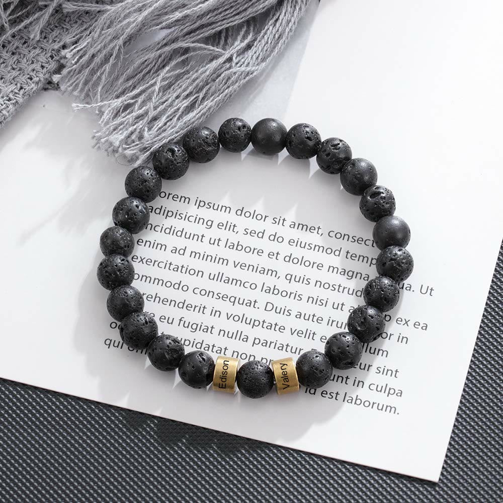 Pulsera de hombre personalizada con cuentas grabadas en piedra natural de Olivenorma