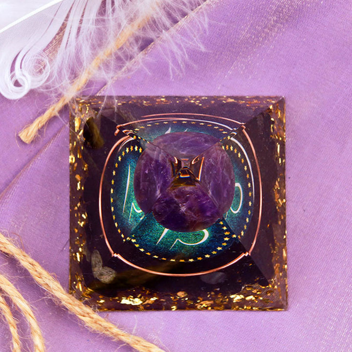 Pirámide de orgón del zodiaco Libra con esfera de amatista y obsidiana de Olivenorma 