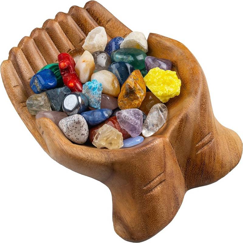 Cuenco para ofrendas con manos talladas en madera de Olivenorma , soporte de cristal