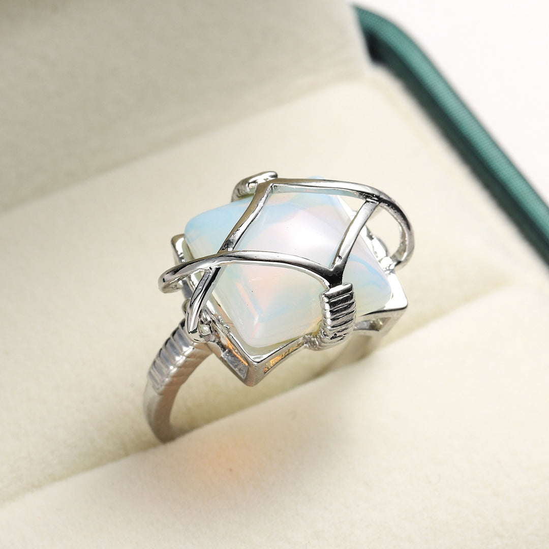 Anillo de compromiso de opalita blanca de Olivenorma