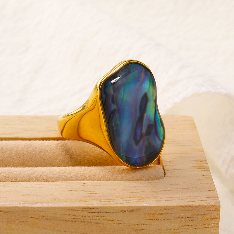 Anillo de acero de titanio de 18 quilates con color irregular natural de Olivenorma