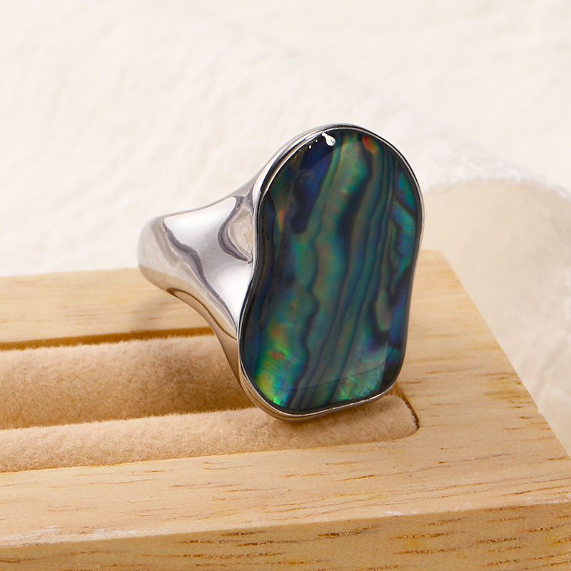 Anillo de acero de titanio de 18 quilates con color irregular natural de Olivenorma
