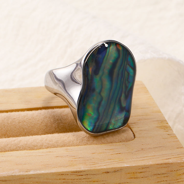 Anillo de acero de titanio de 18 quilates con color irregular natural de Olivenorma