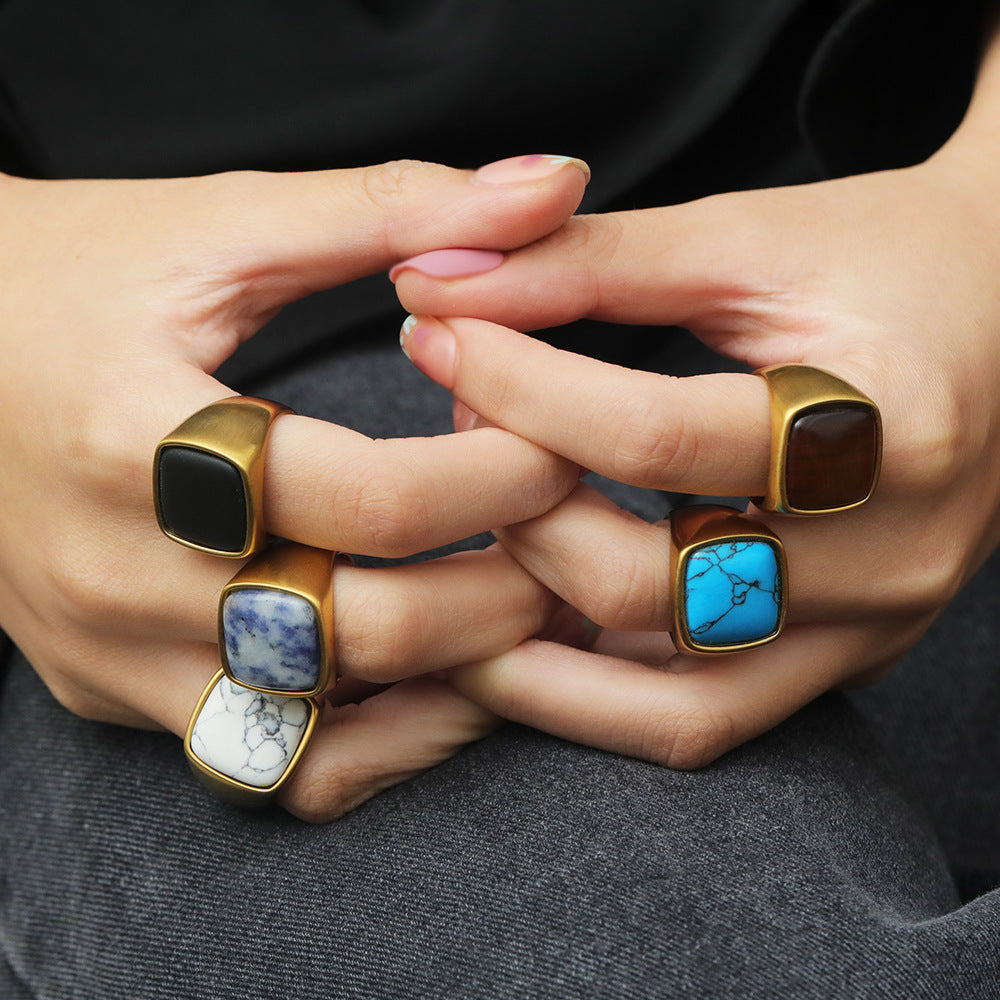 Anillo bañado en oro de 18 quilates con corte cuadrado de piedra natural Olivenorma