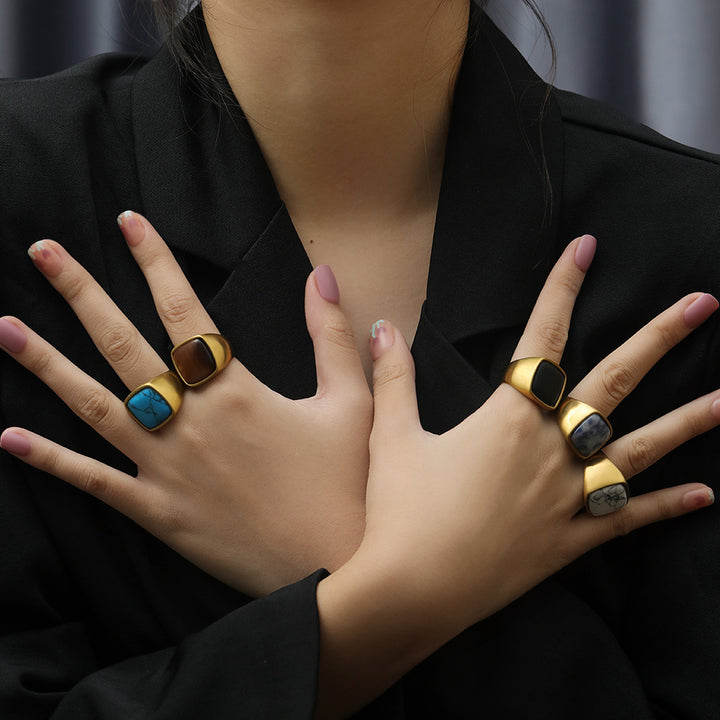 Anillo bañado en oro de 18 quilates con corte cuadrado de piedra natural Olivenorma