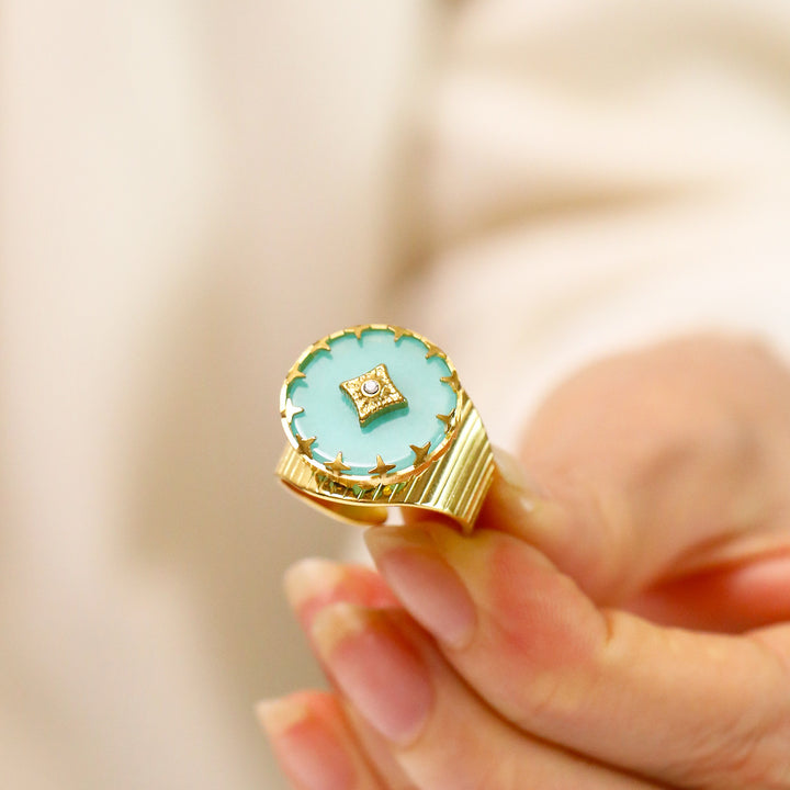 Anillo ajustable abierto con garra de aventurina verde y turquesa africana de Olivenorma
