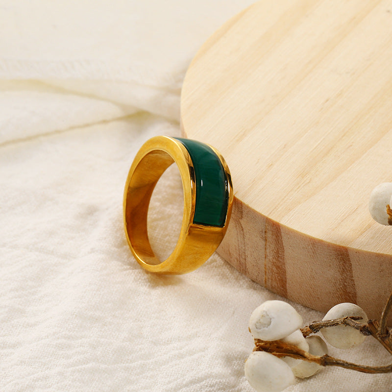 Anillo con piedra de ojo de gato verde de Olivenorma