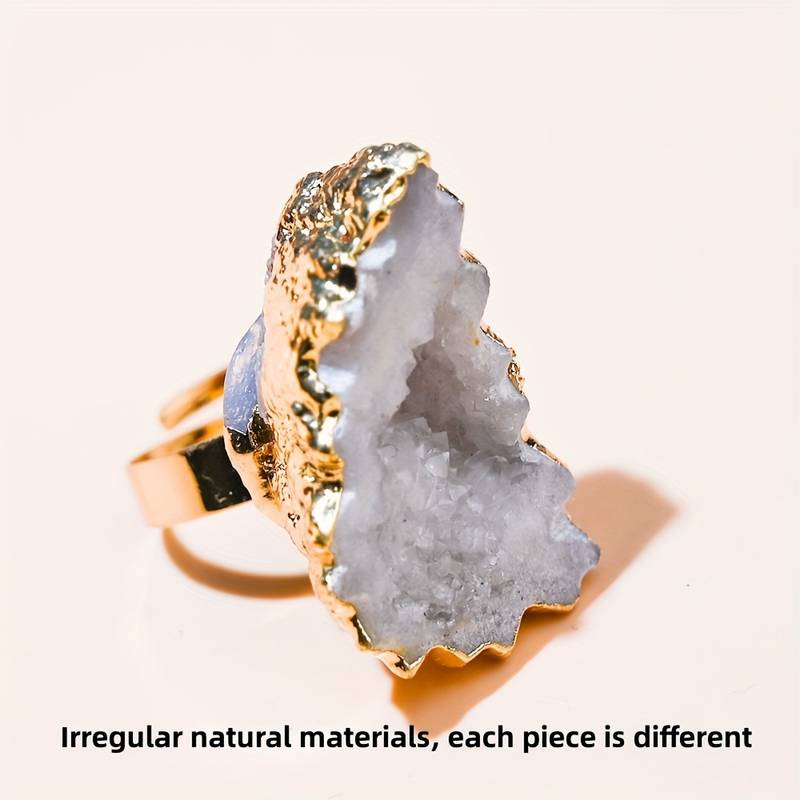 Anillo con forma de flor de sol en rodajas de cristal irregular natural de Olivenorma