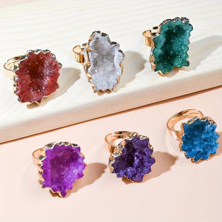Anillo con forma de flor de sol en rodajas de cristal irregular natural de Olivenorma