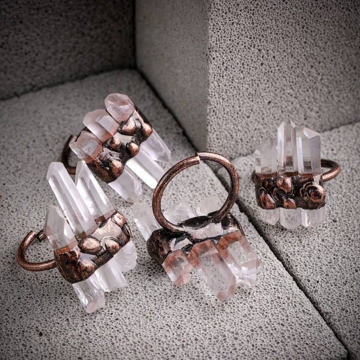 Anillo ajustable de cuarzo transparente natural de Olivenorma