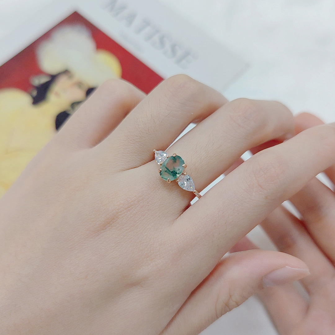 Anillo bilateral de ágata musgosa de Olivenorma con circonita blanca