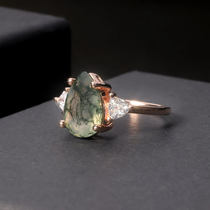 Anillo de compromiso nupcial con forma de lágrima de ágata musgosa de Olivenorma