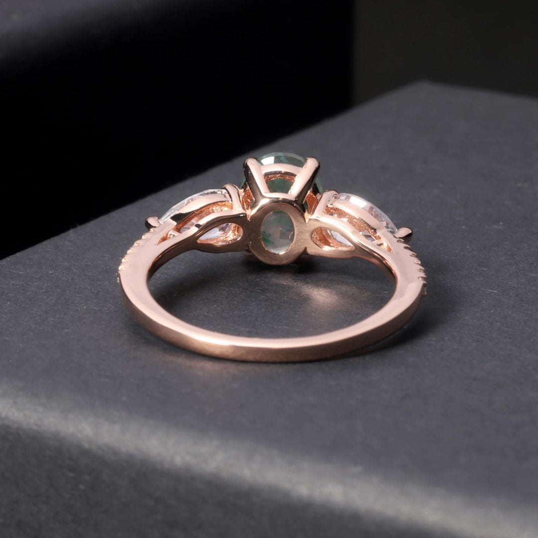Anillo bilateral de ágata musgosa de Olivenorma con circonita blanca