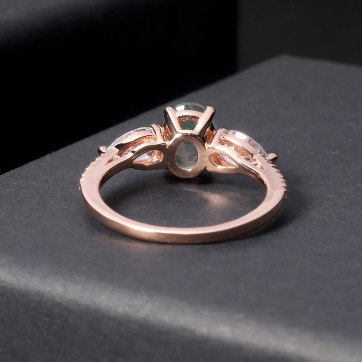 Anillo bilateral de ágata musgosa de Olivenorma con circonita blanca
