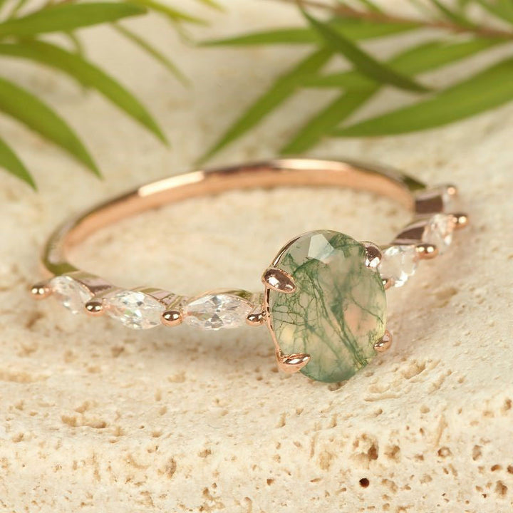 Anillo de mujer con solitario de ágata musgosa ovalada de Olivenorma