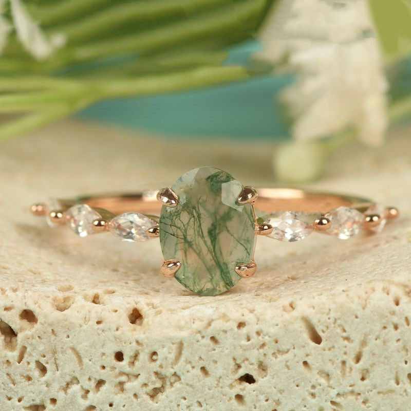 Anillo de mujer con solitario de ágata musgosa ovalada de Olivenorma