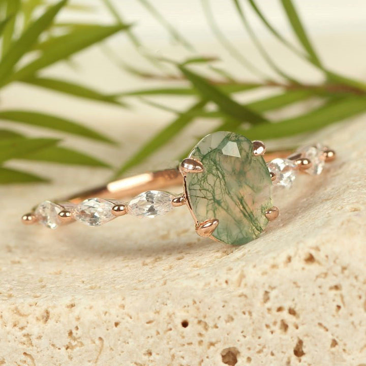 Anillo de mujer con solitario de ágata musgosa ovalada de Olivenorma