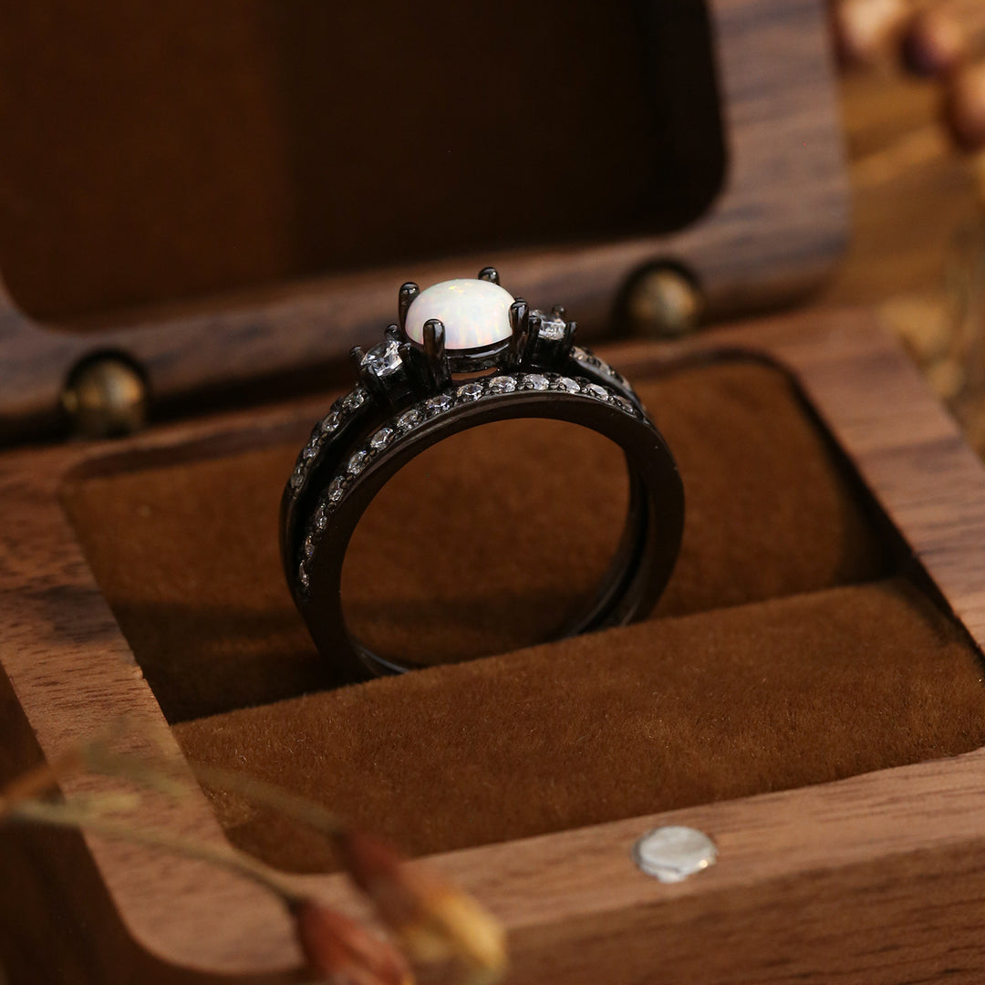Anillo de oro negro de doble capa con circonitas y ópalo de Olivenorma S925 