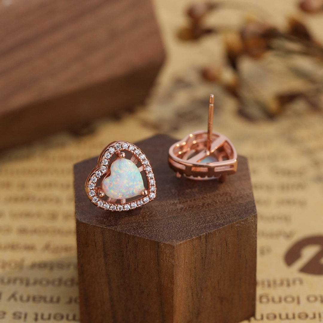 Pendientes de circonita blanca con ópalo en forma de corazón de Olivenorma