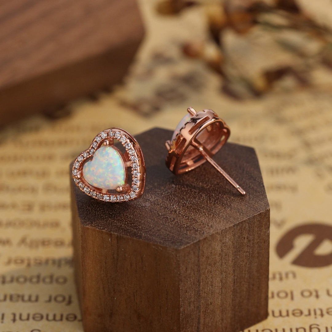Pendientes de circonita blanca con ópalo en forma de corazón de Olivenorma