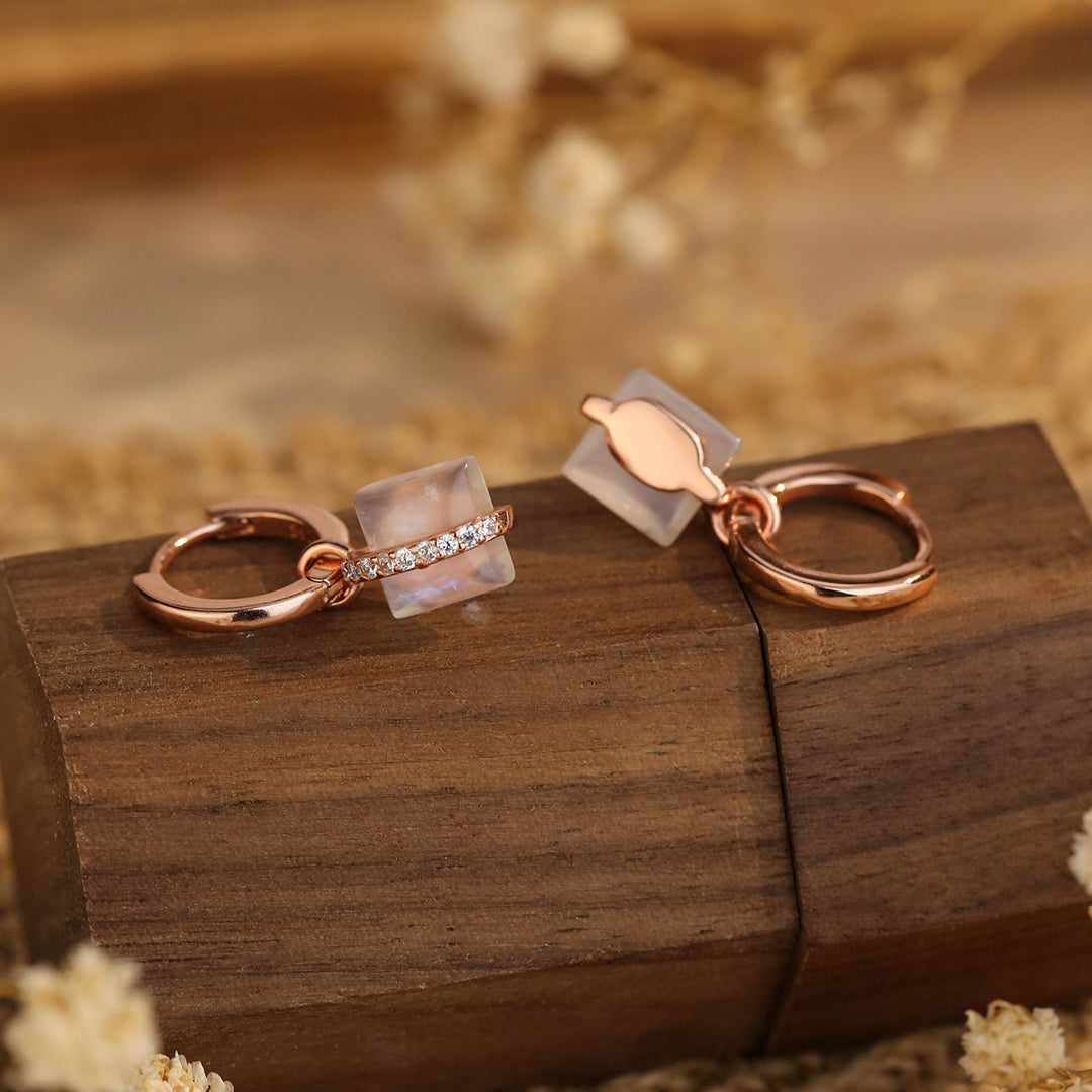 Pendientes de oro rosa y plata S925 con piedra lunar cuadrada de Olivenorma