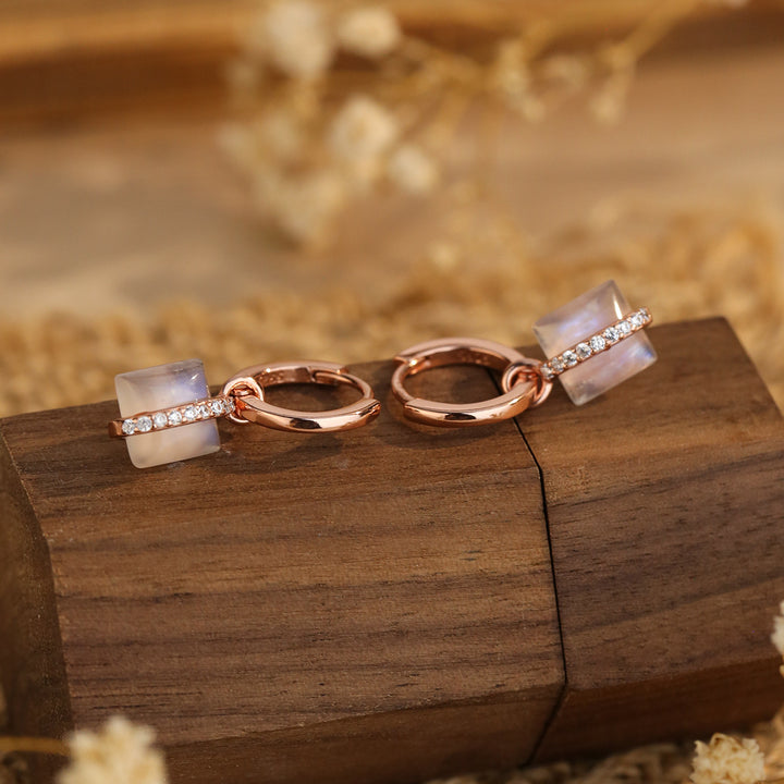 Pendientes de oro rosa y plata S925 con piedra lunar cuadrada de Olivenorma