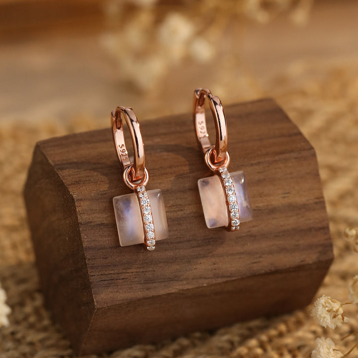Pendientes de oro rosa y plata S925 con piedra lunar cuadrada de Olivenorma