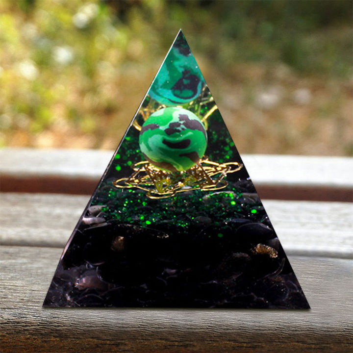 Pirámide de orgón de obsidiana y malaquita de Olivenorma
