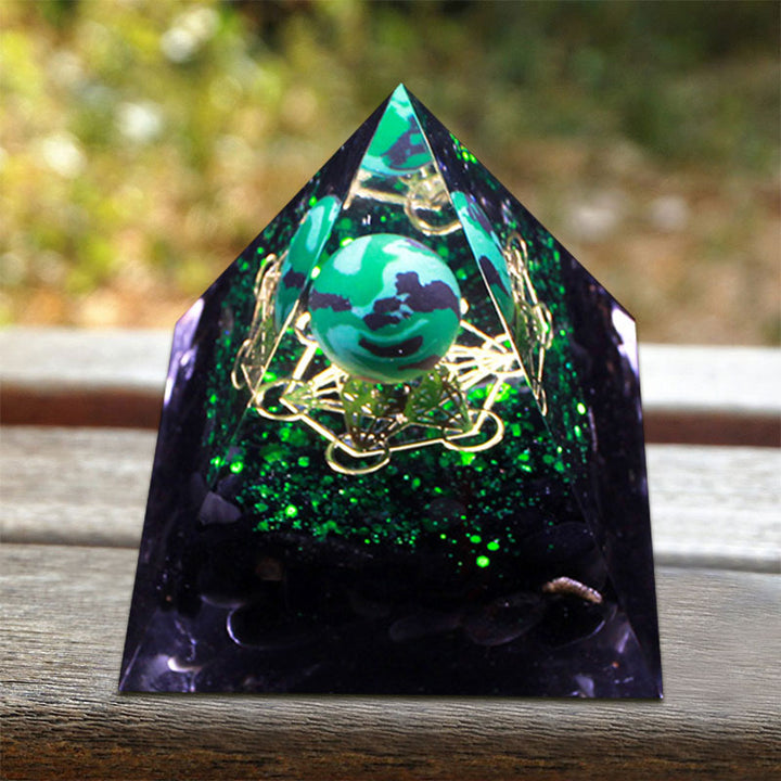 Pirámide de orgón de obsidiana y malaquita de Olivenorma