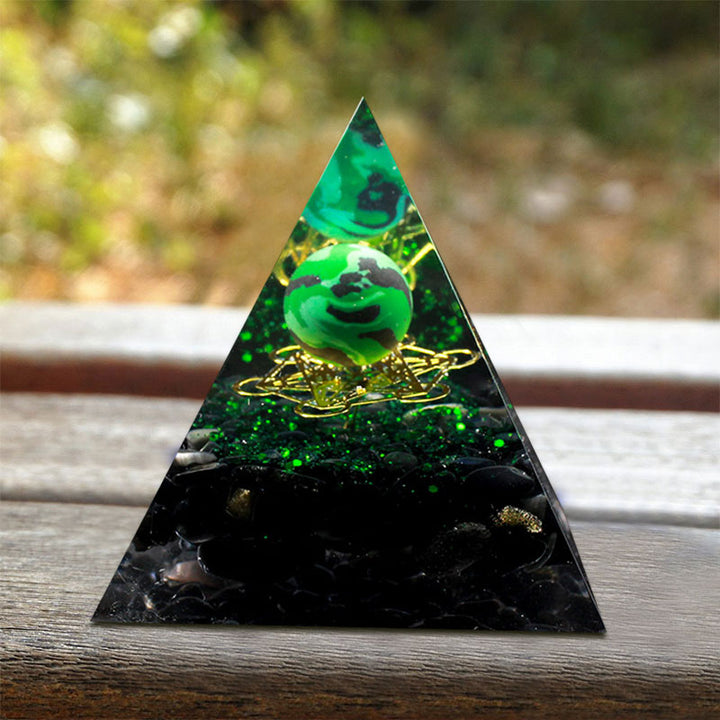 Pirámide de orgón de obsidiana y malaquita de Olivenorma