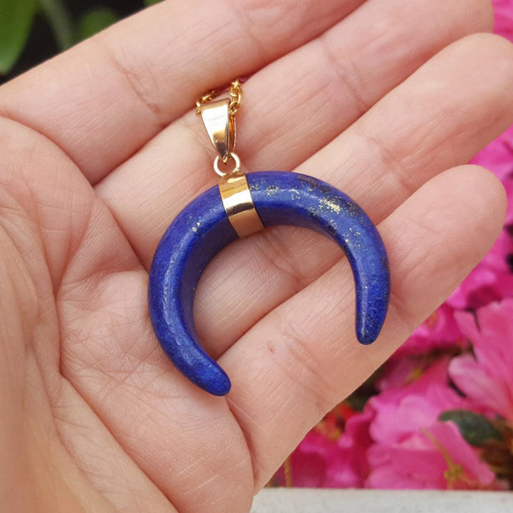 Collar de luna creciente con piedras preciosas de Olivenorma