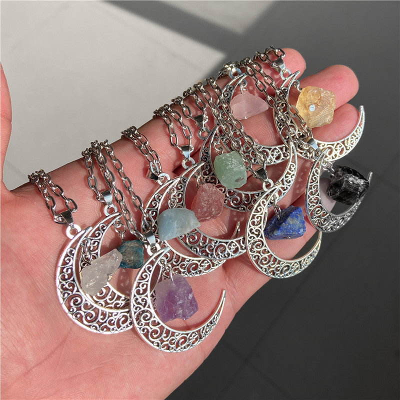Collar con colgante de piedra natural y luna de plata de Olivenorma