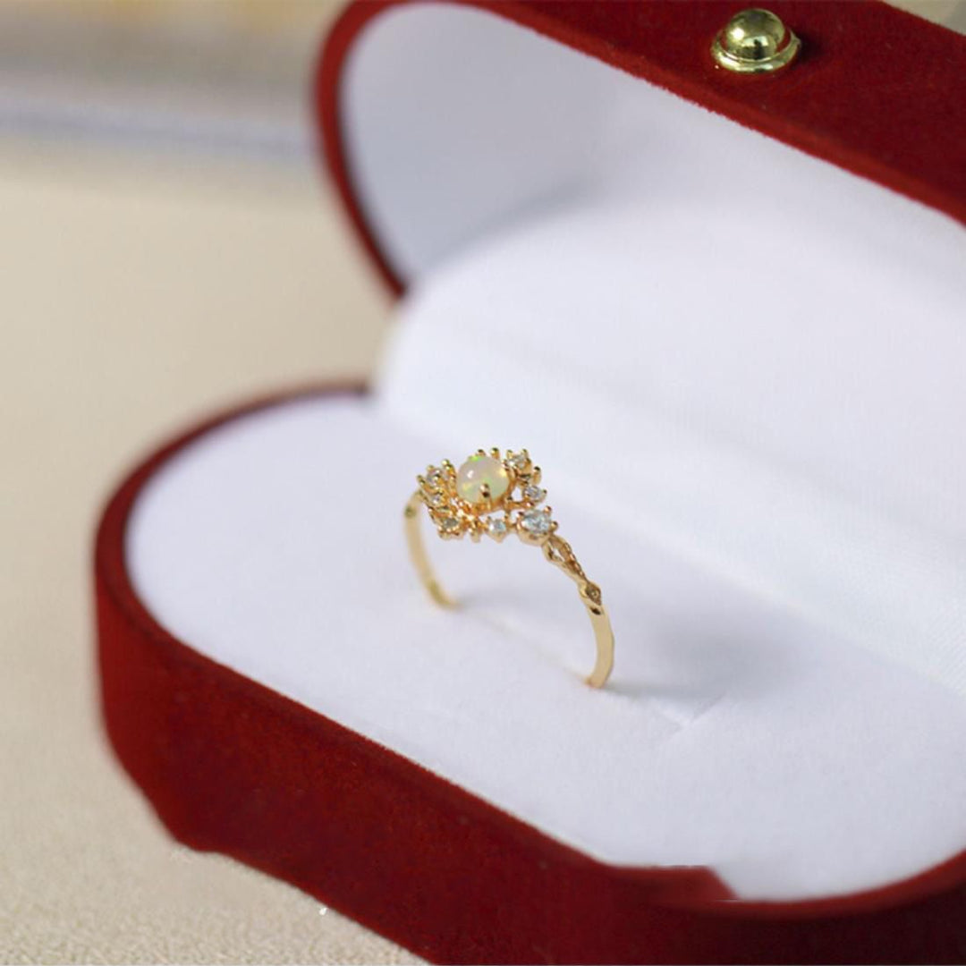 Anillo de lujo ligero con circonita blanca y ópalo incrustado de Olivenorma