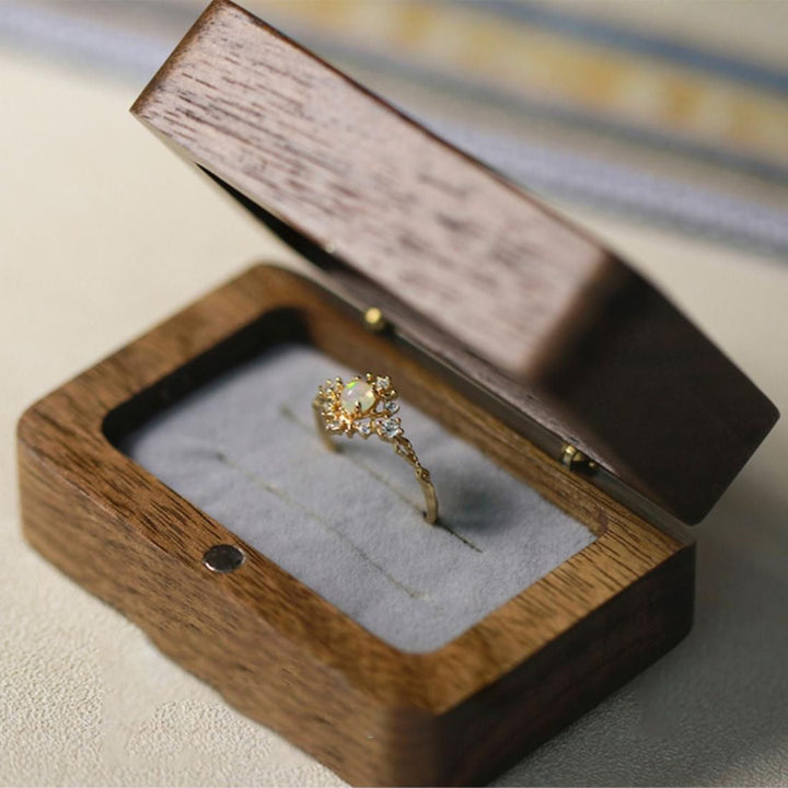 Anillo de lujo ligero con circonita blanca y ópalo incrustado de Olivenorma